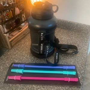 Used hydrojug with new straws